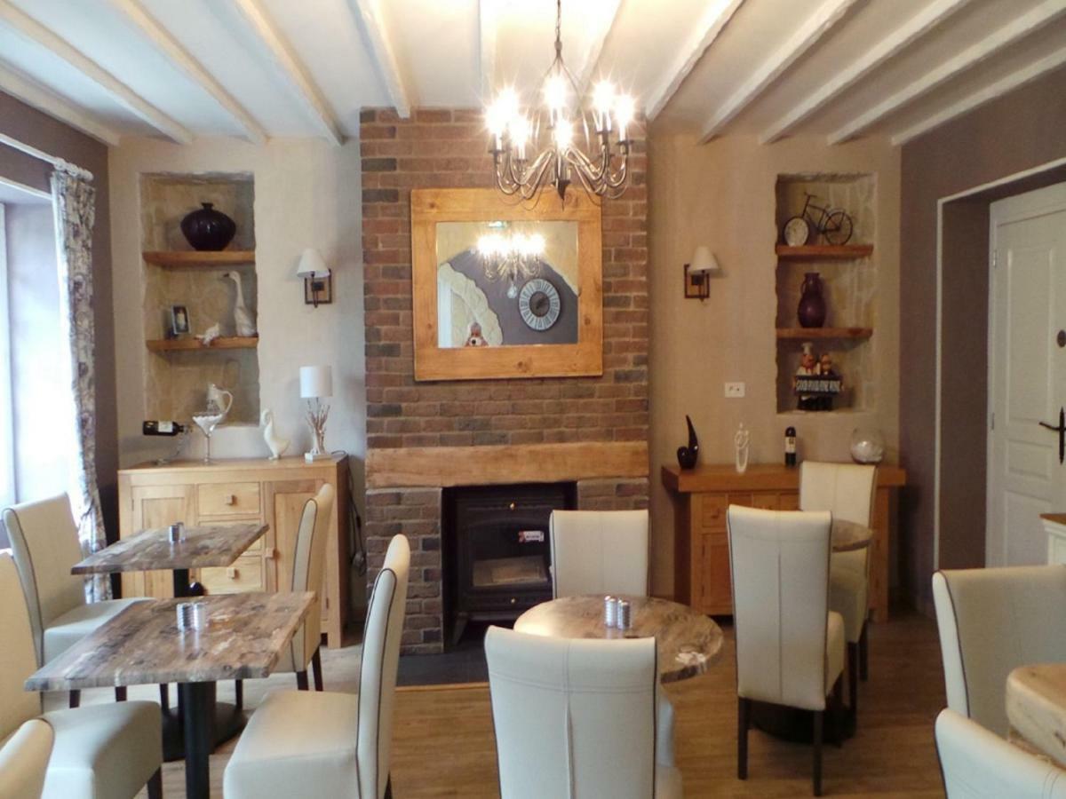 Le Montaigne Acomodação com café da manhã Saint-Alvère Exterior foto