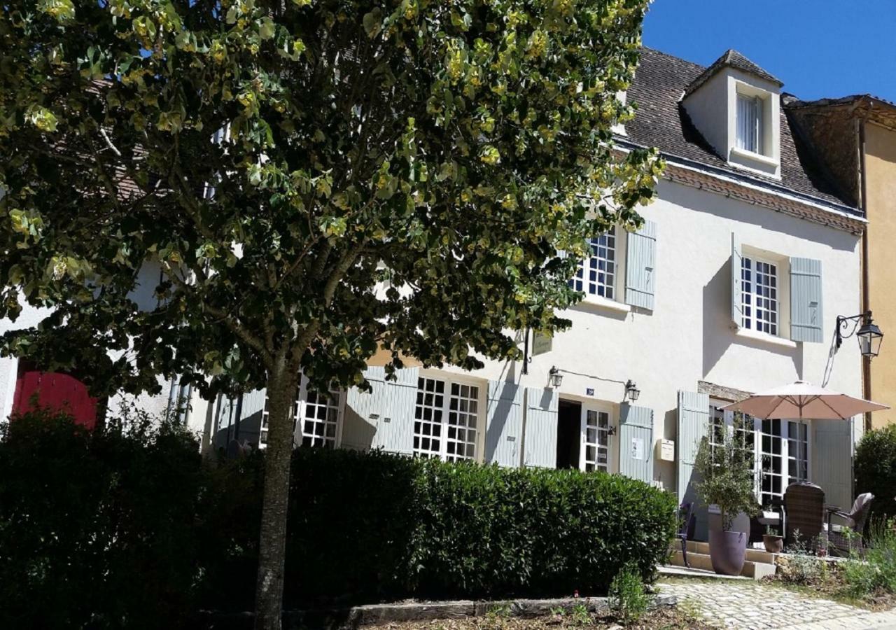 Le Montaigne Acomodação com café da manhã Saint-Alvère Exterior foto